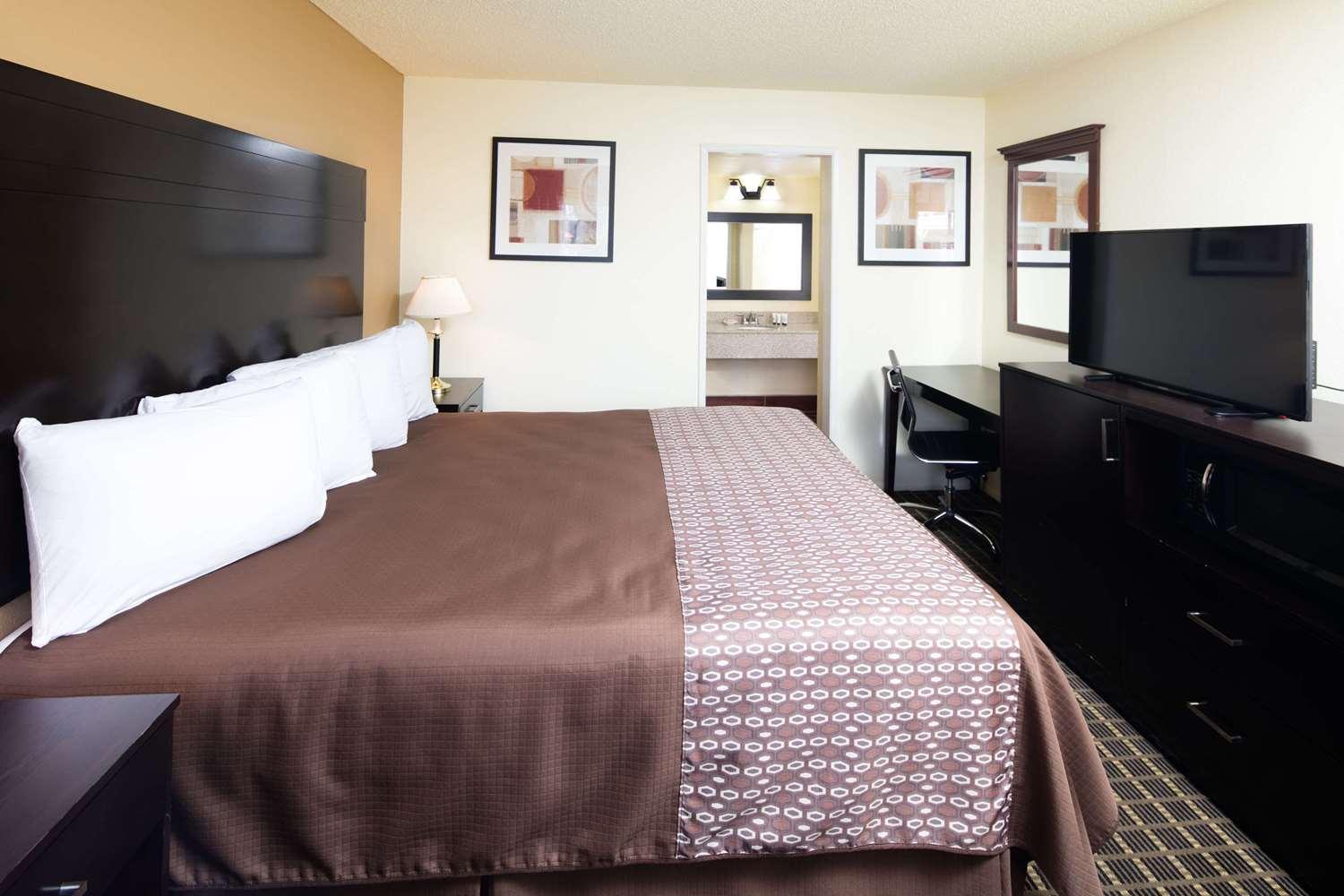 Red Lion Inn & Suites Redding Bagian luar foto