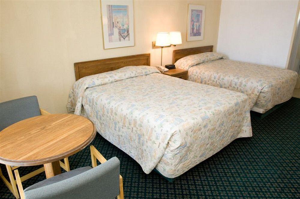 Red Lion Inn & Suites Redding Bagian luar foto
